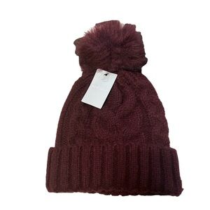 NWT Pom Pom Beanie